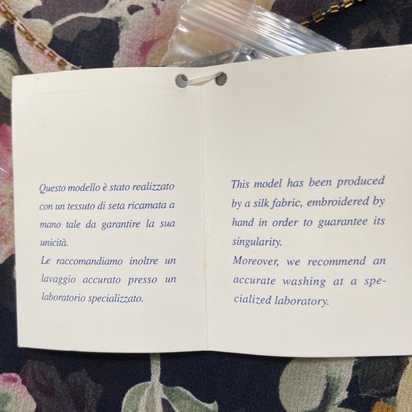 Luisa Lpagnoli size48 100%SilkDemi sleeve beading never worn a tiny tread pull - Picture 10 of 10